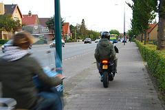 My bike ride home: overtaken by mopeds