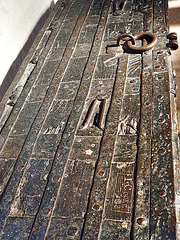 hopton church, suffolk,dug-out chest, c14? with ironwork of c16?