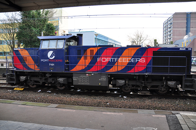 Portfeeder 7101 at Haarlem station