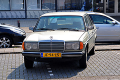 1982 Mercedes-Benz 200