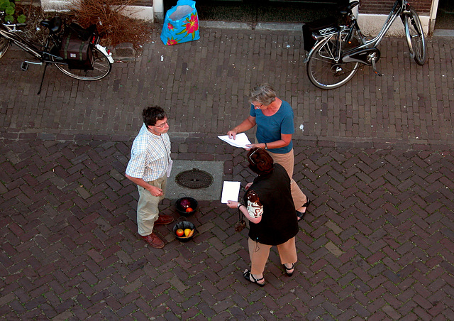 For the second evening amateur luvvies are practising outside my window