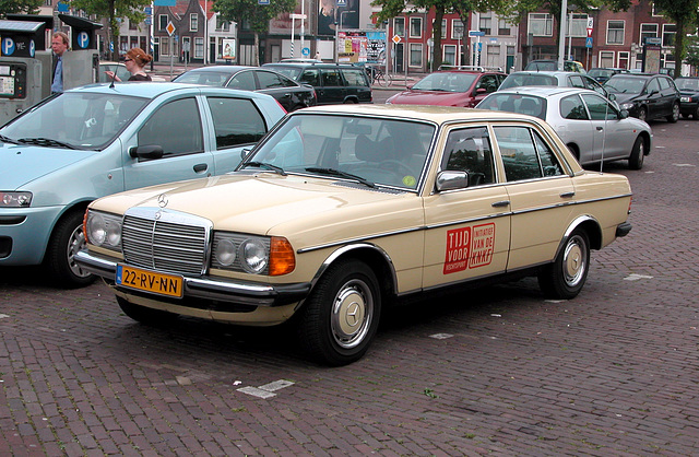 Merc spotting: 1978 Mercedes-Benz 200