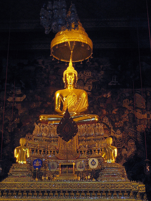 Bronze Buddha image in the main Bot