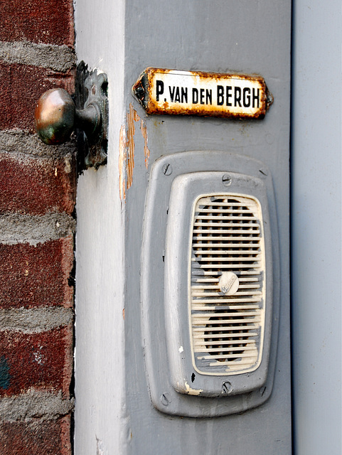 Parlophone, pull bell and name plate