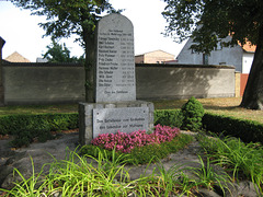 Denkmal Weltkriege Nächst Neuendorf