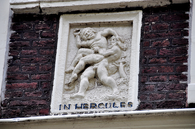 Gable stone Hercules