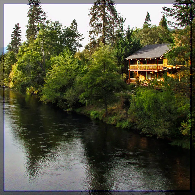 Applegate Lodge on the River