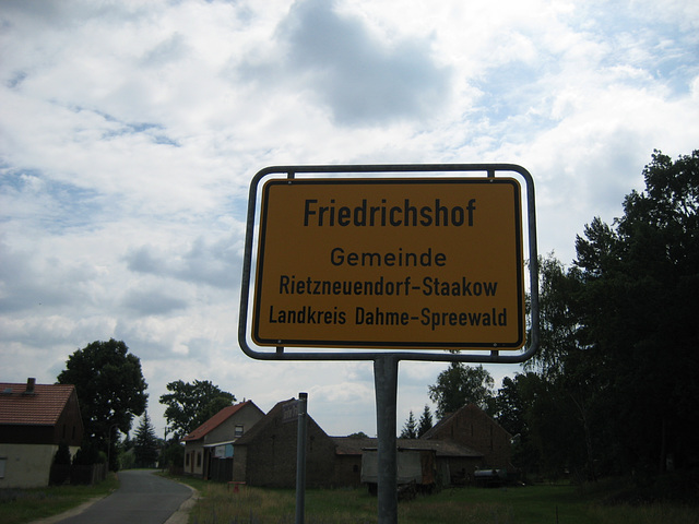 Ortseingang Friedrichshof - Bike