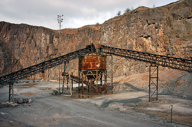 Quarry bin