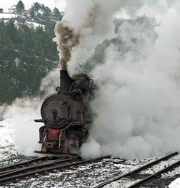 Class 83 departing