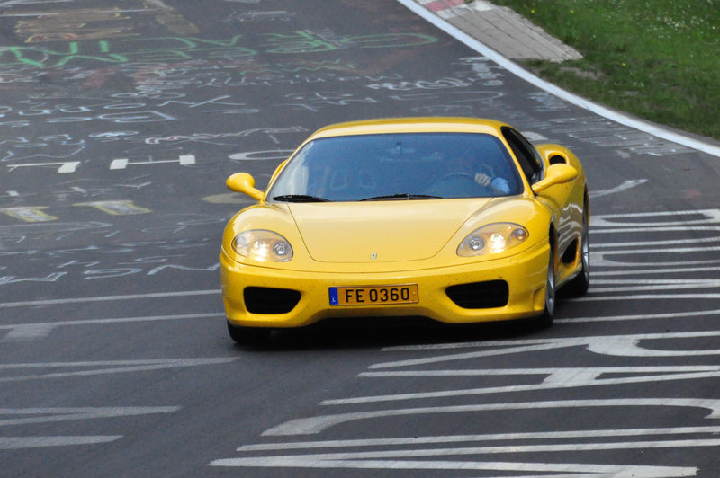 Nordschleife weekend – Yellow Ferrari