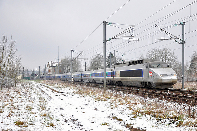 PSE tricourant dans la neige