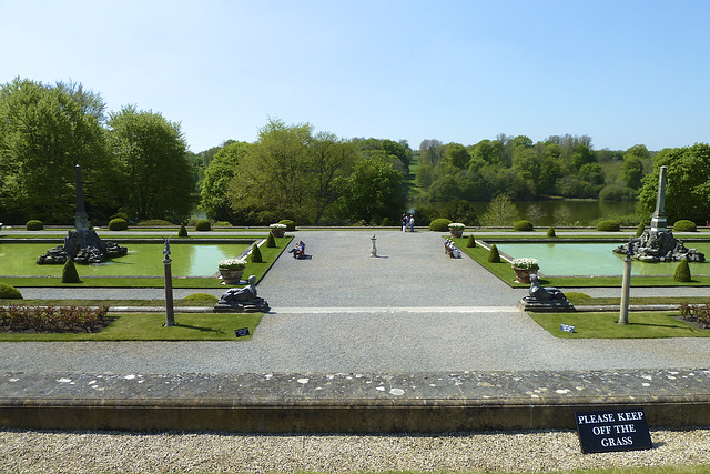 Blenheim Palace – Keep off the grass