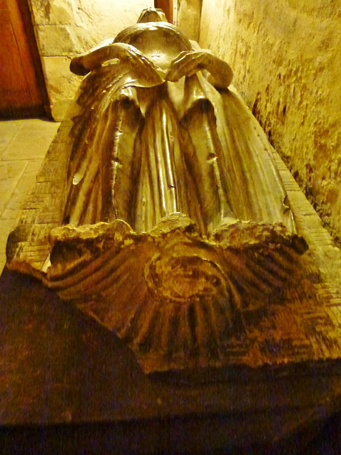 st.john's priory, finsbury, london, c16 tomb,gisant effigy of sir william weston, 1540, last prior here