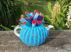 tea cosy for Karen (with tendrils)