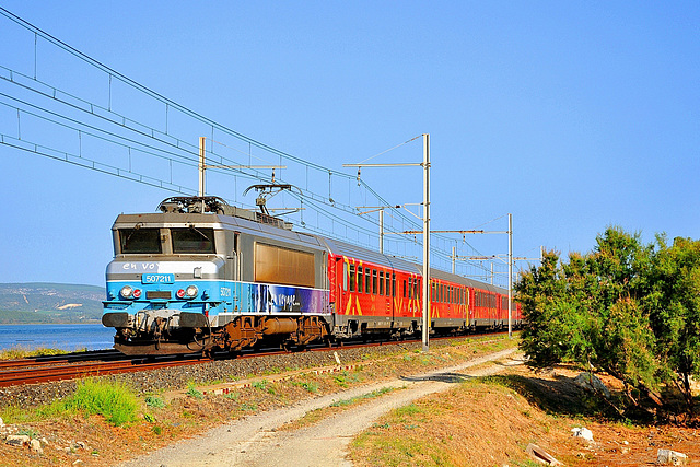 7200 En Voyage et rame Corail rouge