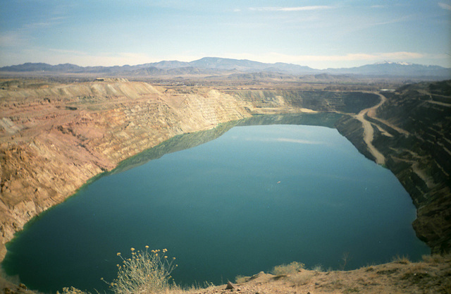 20-yerington_pit_lk_ig_adj