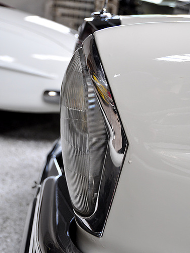 Holiday 2009 – 1964 Mercedes-Benz 220 headlight