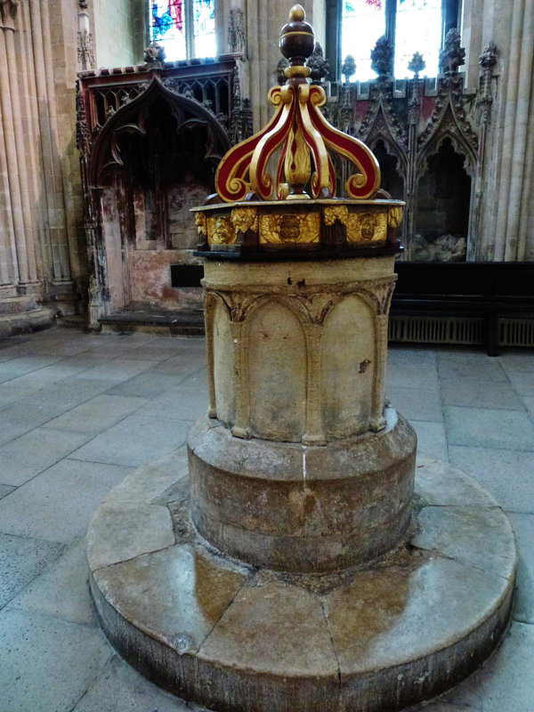 wells cathedral,font, maybe c12 , difficult to tell, cover c17. this font is claimed as saxon, but. . .
