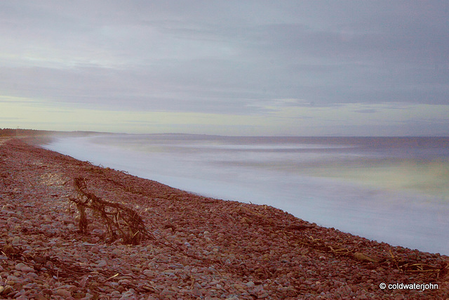 Kingston on Spey surf breaking
