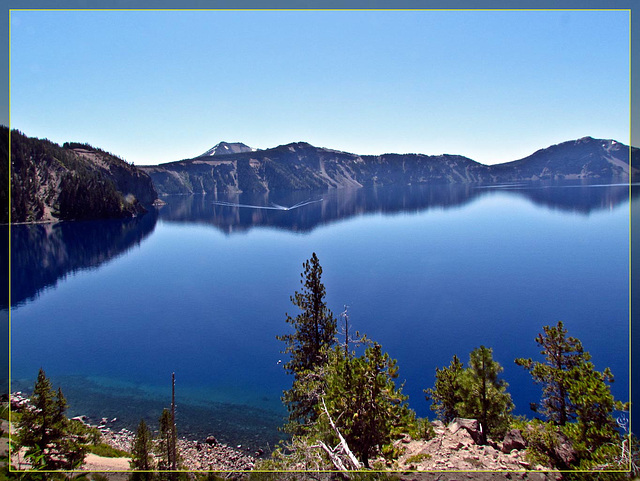 Crater Lake and Wizard Island Tour Boat