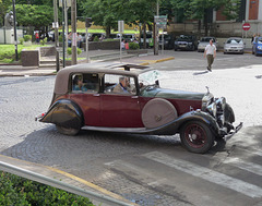 Rolls-Royce with Sunroof