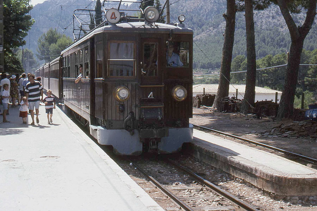 Arrival of the Soller to Palma Train