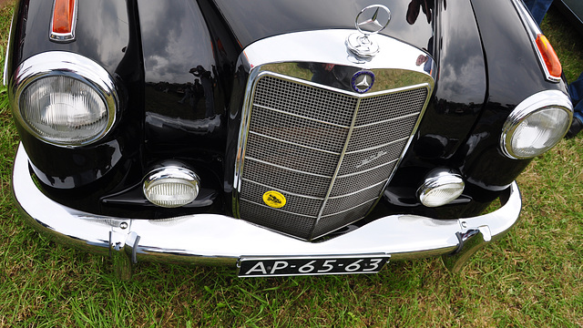 Oldtimershow Hoornsterzwaag – 1959 Mercedes-Benz 219