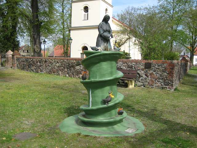 Brunnen - Dorfkirche Wünsdorf