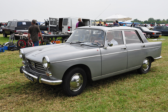 Oldtimershow Hoornsterzwaag – 1968 Peugeot 404 XC7