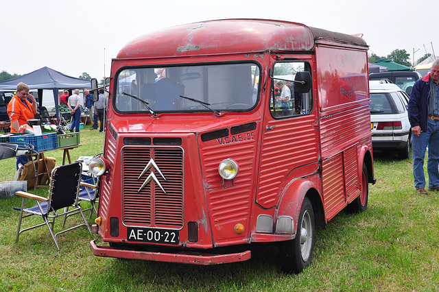 Oldtimershow Hoornsterzwaag – 1968 Citroën HY