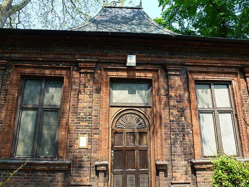 charlton house summerhouse