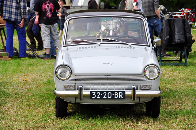 Oldtimershow Hoornsterzwaag – 1966 DAF Daffodil 32