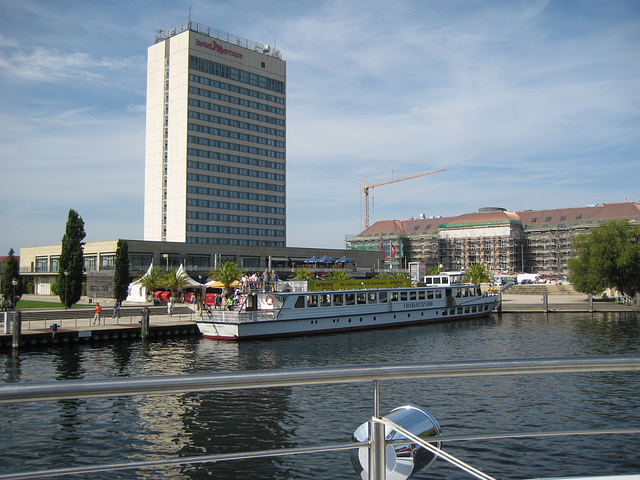 Potsdam - Blick zum Mercure-Hotel und Landtag