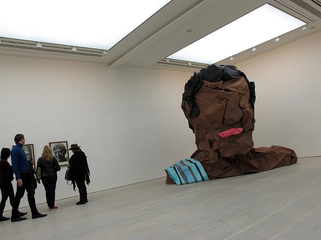 Saatchi Gallery 16