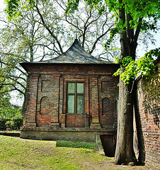 charlton house summerhouse