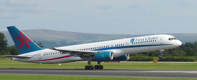 Boeing 757-236 G-OOOZ (First Choice/ Thomson)