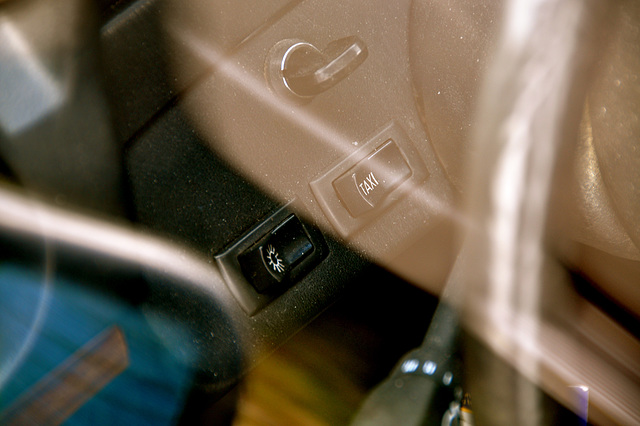 Oldtimershow Hoornsterzwaag – Taxi and interior light buttons in a Mercedes-Benz W123