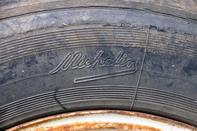 Oldtimershow Hoornsterzwaag 2009 – Michelin tyre on a 1956 Renault Juvaquatre