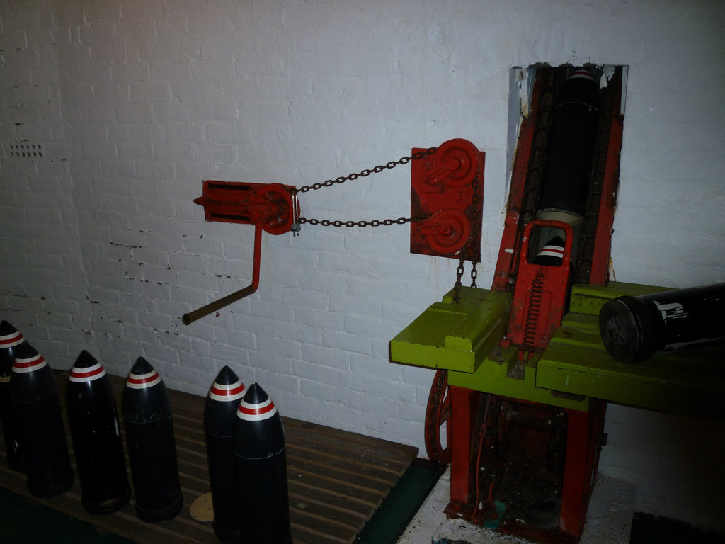 Mechanical Hoist for Shells