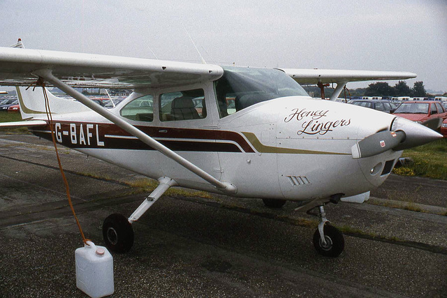 Cessna 182P G-BAFL