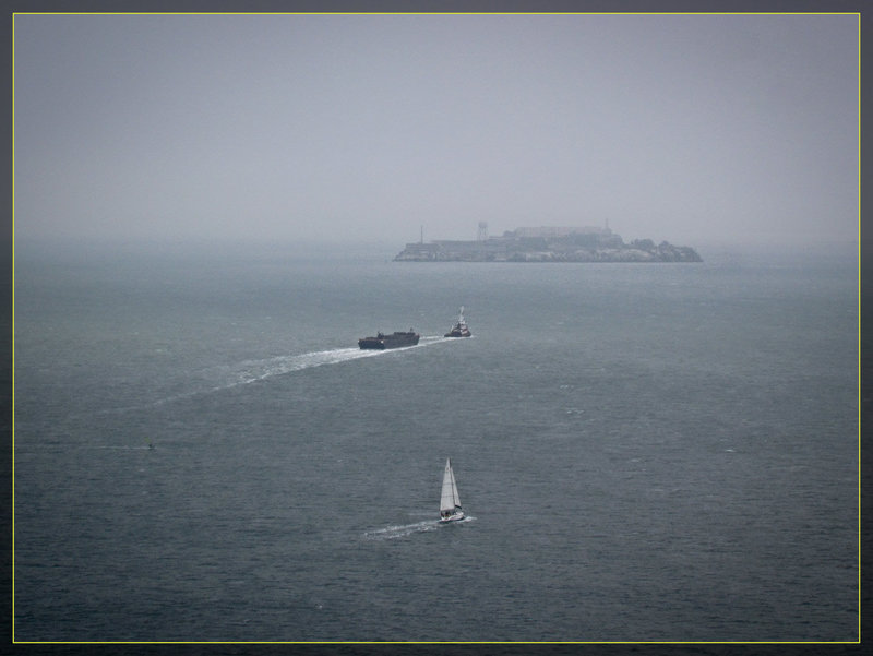 GGB Bay View: Alcatraz and Boats