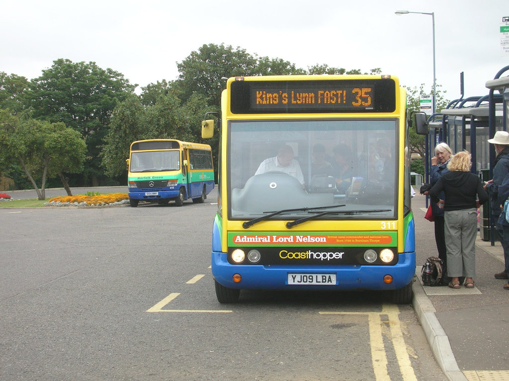 DSCN3314 Norfolk Green YJ09 LBA and S154 NNH