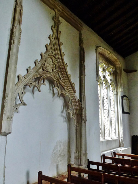 shalford church, essex,the second of the three tombs to be built is that in the mid c14 north aisle. unlike the others, the canopy does not stop short to sit on a tomb chest: if there was one, it was 