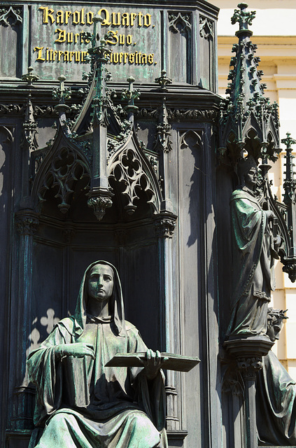 Karolos Quatro bronze statue at Prague