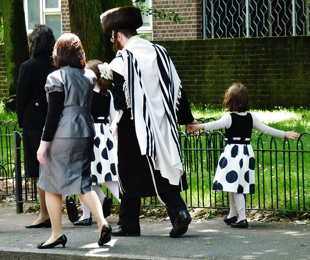 sabbath synagogue stroll
