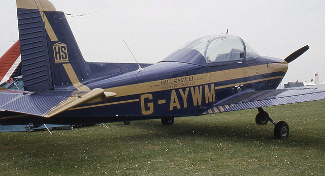 Glos Airtourer Super 150 G-AYWM