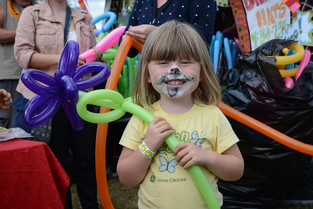 Ballons and face painting -- what could be better?