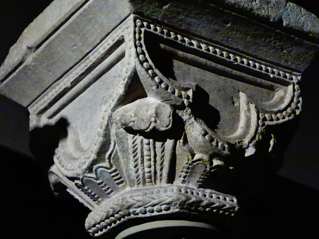 reading abbey cloister sculpture