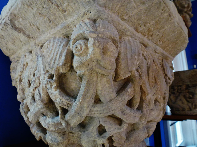 reading abbey cloister sculpture